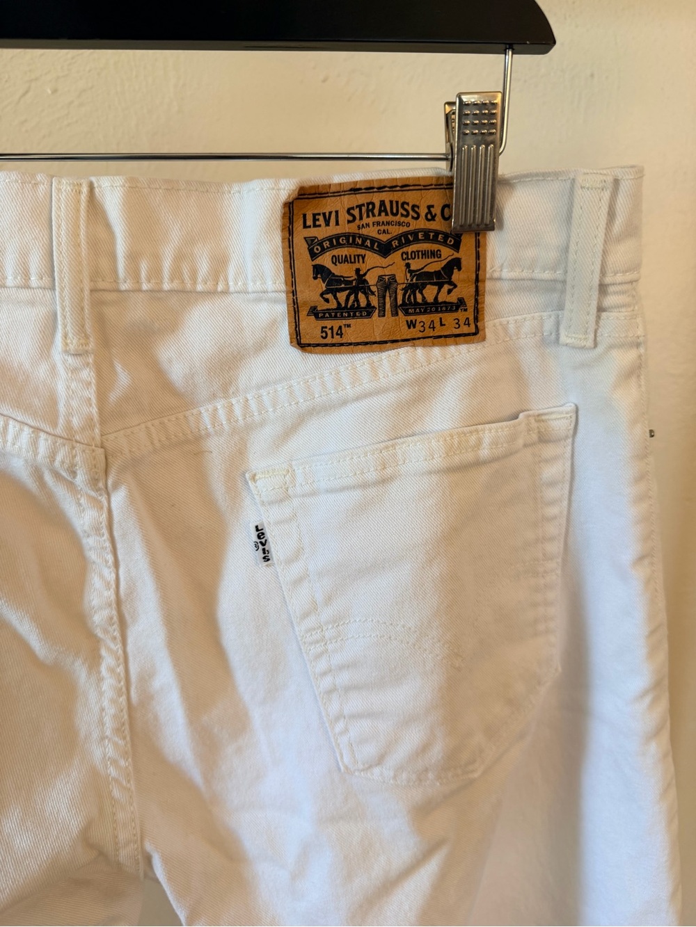 Levi 514 Men's White Jeans - Classic Straight Fit - Size 34x 34 - Picture 3 of 3